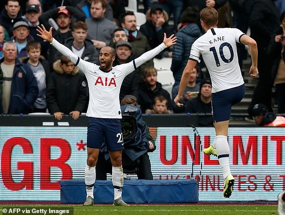 West Ham 2-3 Tottenham: Mourinho mở hàng may mắn