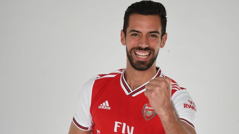 Pablo Mari rạng rỡ ra mắt Arsenal.