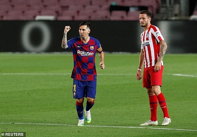 Lionel Messi ăn mừng bàn thắng thứ 700 trong sự nghiệp.