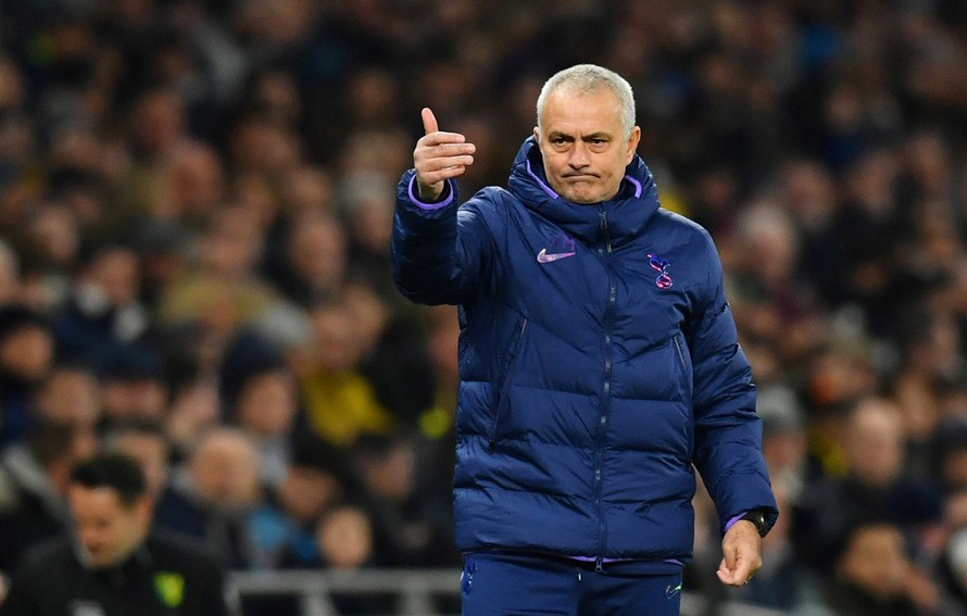 HLV Jose Mourinho tự tin giúp Tottenham vượt qua khủng hoảng.