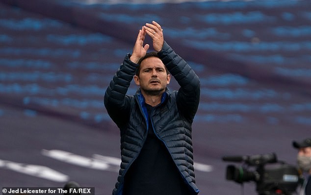 Lampard đã biết mùi thắng M.U trên ghế HLV.