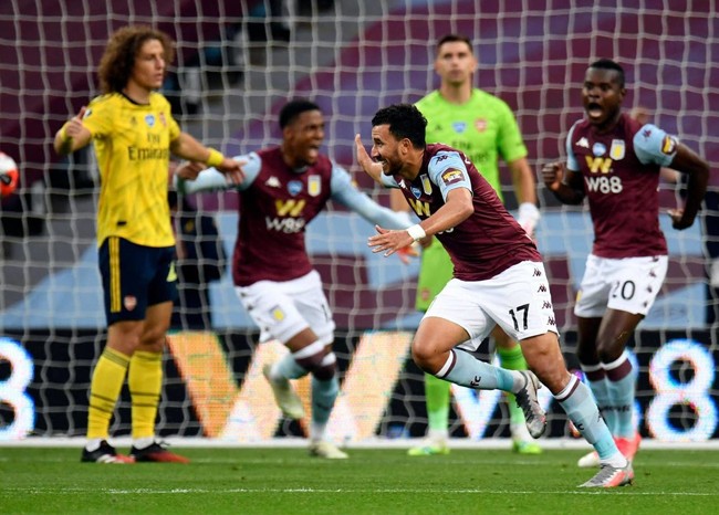 Aston Villa đã thắp lên hy vọng trụ hạng sau trận thắng Arsenal
