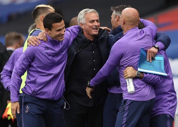 HLV Mourinho đã đoạt vé dự Europa League ở vòng hạ màn