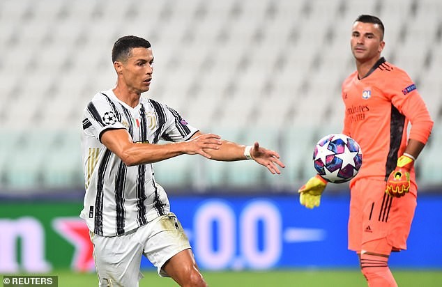Sự xuất sắc của Ronaldo không đủ giúp Juventus đi tiếp.