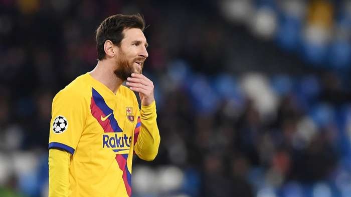 Messi gây chiến với Barcelona để ra đi.