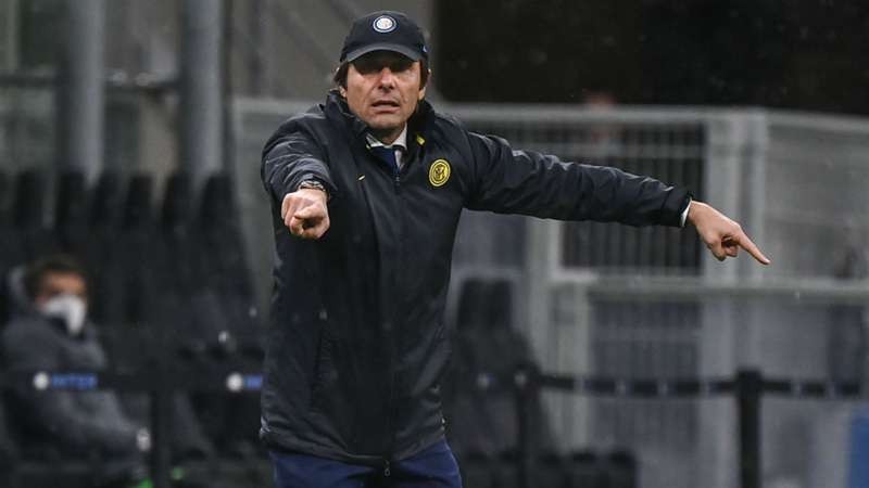 HLV Antonio Conte đáp trả các chỉ trích nhắm vào Inter Milan.