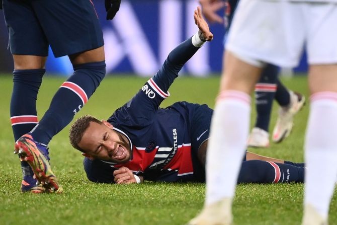 Thông tin bất ngờ về chấn thương khiến Neymar 'khóc nhè'