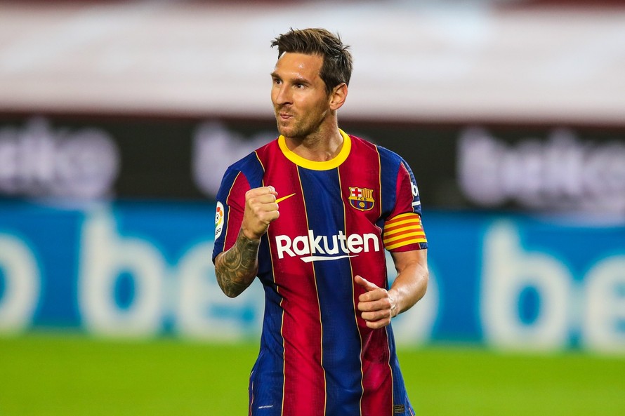 Messi phá kỷ lục trong ngày đại thắng của Barca