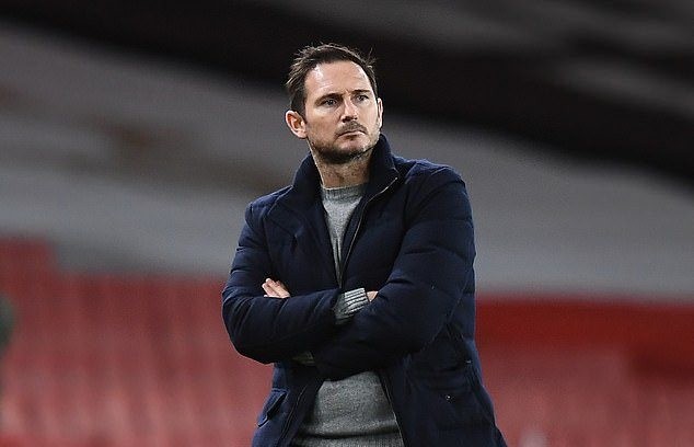HLV Frank Lampard hứa thay đổi đội hình Chelsea sau trận thua Arsenal.