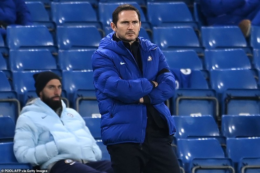 HLV Lampard đứng trước nguy cơ lớn bị Chelsea sa thải.