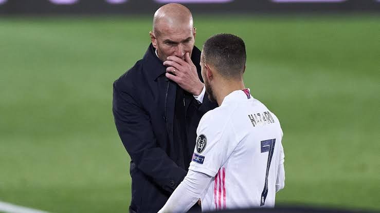 HLV Zidane mắc COVID-19, Real lâm khủng hoảng