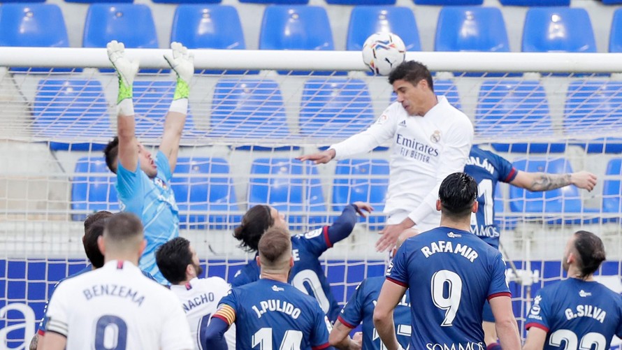 Tình huống Varane ghi bàn gỡ 1-1 cho Real