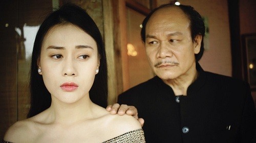 Phương Oanh (trái) và Nguyễn Hải trong phim.