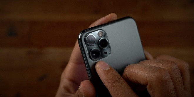 Camera của iPhone 12 sẽ có khả năng chống rung Sensor Shift của máy ảnh chuyên nghiệp. Ảnh: 9to5mac. 