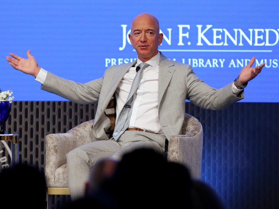 Tỷ phú Jeff Bezos (Ảnh: RT)