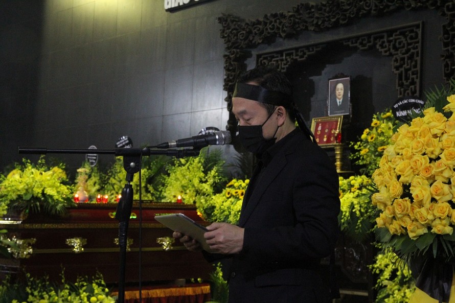 Nghẹn lòng trước lời tiễn biệt cha của nhạc sĩ Quốc Trung tại tang lễ NSND Trung Kiên 