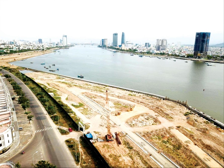 Dự án Marina Complex là 1 trong 2 dự ánlấn sông Hàn hiện nay. Ảnh: Nguyễn Thành