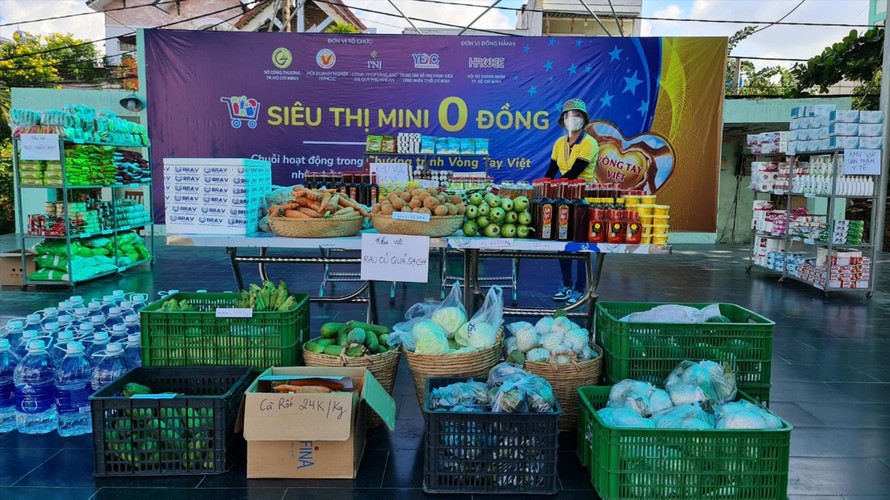 Những mô hình phiên chợ, gian hàng “0 đồng” đang được mở rộng khắp tại nhiều địa điểm ở Sài Gòn