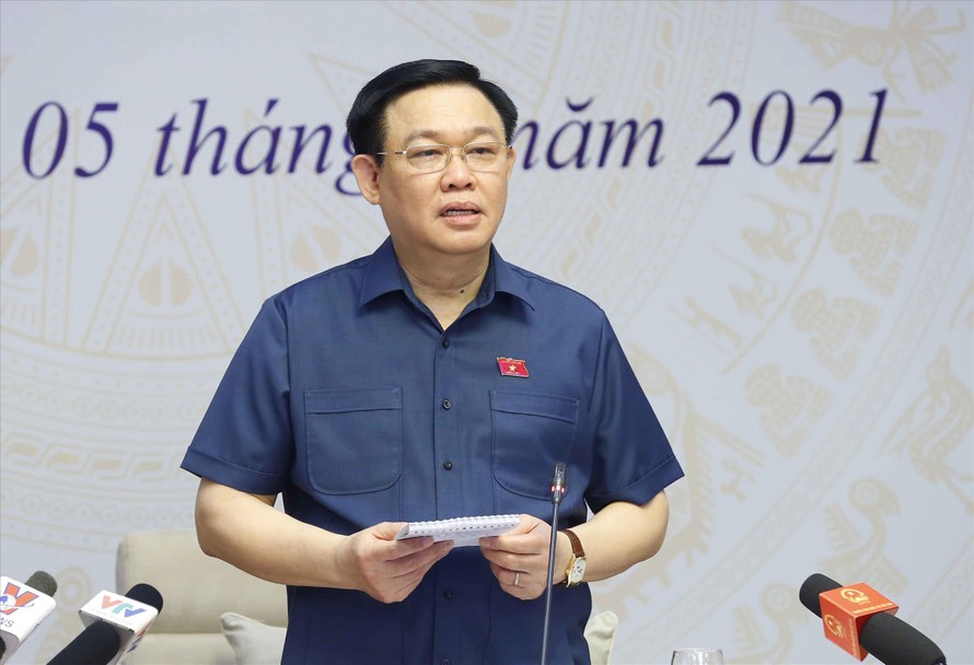  Chủ tịch Quốc hội Vương Đình Huệ tại buổi tiếp xúc cử tri thành phố Hải Phòng Ảnh: TC