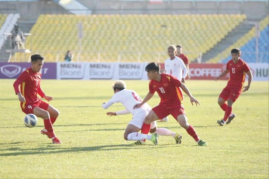 Các cầu thủ U23 Việt Nam giành tấm vé dự VCK U23 châu Á sau 2 chiến thắng trước Đài Bắc Trung Hoa và Myanmar 