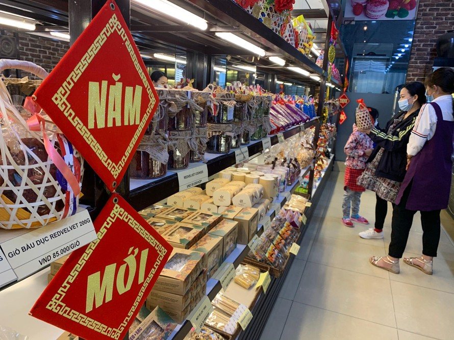 Hàng chuẩn bị cho Tết Nhâm Dần 2022 dồi dào theo kế hoạch của các siêu thị Ảnh: Như Ý