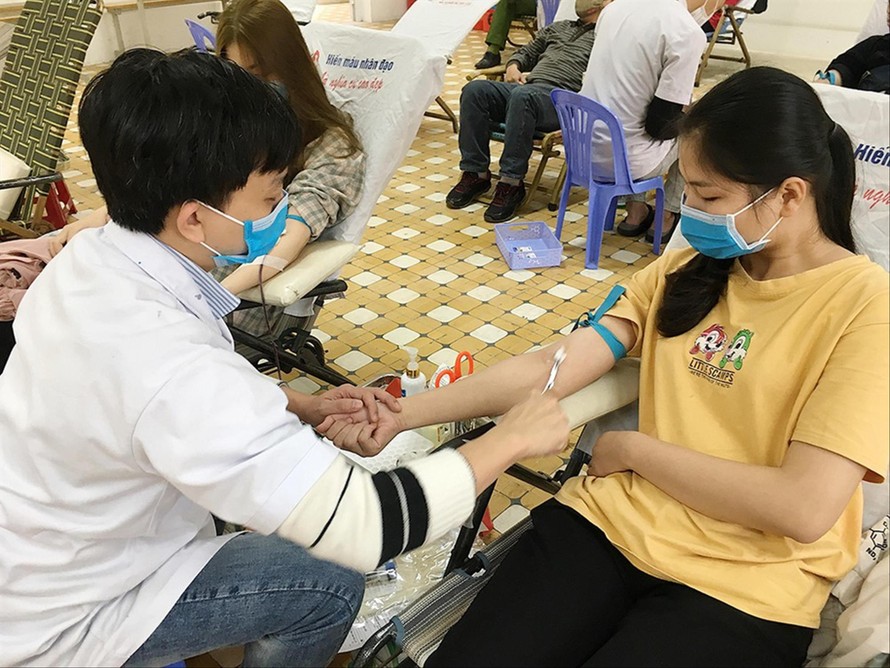 Sinh viên Đà Nẵng hiến máu trong ngày hội Chủ nhật Đỏ năm 2021 