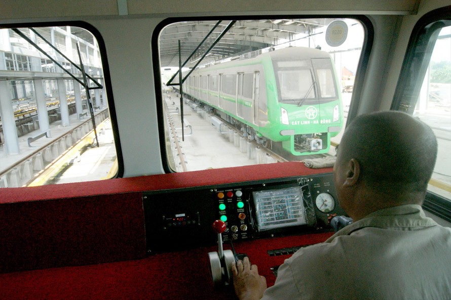 Dự án đường sắt đô thị tuyến Cát Linh – Hà Đông dự kiến được Hà Nội tiếp nhận từ cuối tuần này để đưa vào khai thác thương mại Ảnh: Phạm Thanh