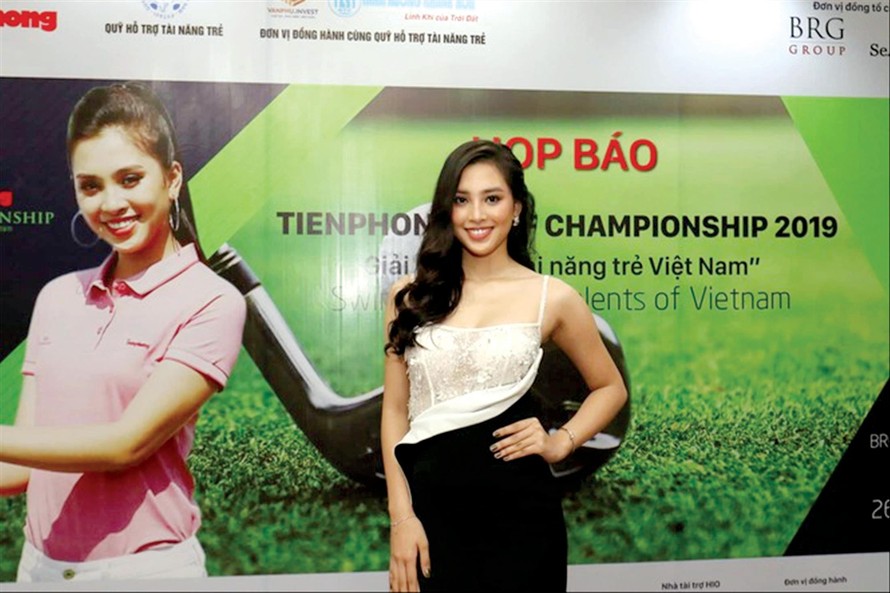 Hoa hậu Tiểu Vy 4 năm giữ vai trò Đại sứ hình ảnh của Tiền Phong Golf Championship ảnh:Multi media 