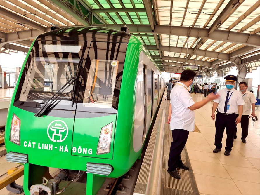 Tuyến đường sắt đô thị Cát Linh – Hà Đông (đoàn tàu chạy thử ngày 31/3/2021). Ảnh: Phạm Thanh