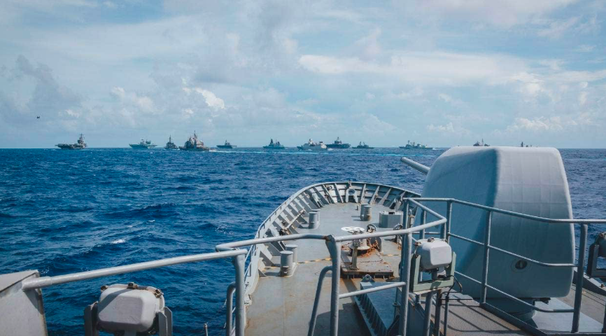 Tàu HMNZS Te Kaha của New Zealand trong một cuộc tập trận gần Philippines Ảnh: NZDF 