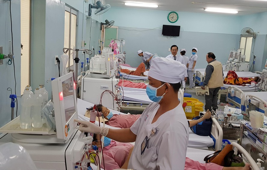 Nhiều bệnh viện tại TPHCM đang gặp không ít khó khăn trong mua sắm thiết bị y tế phục vụ bệnh nhân ảnh: Vân Sơn 
