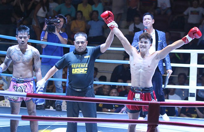 'Độc cô cầu bại' Duy Nhất thắng nghẹt thở siêu võ sĩ Thái Lan