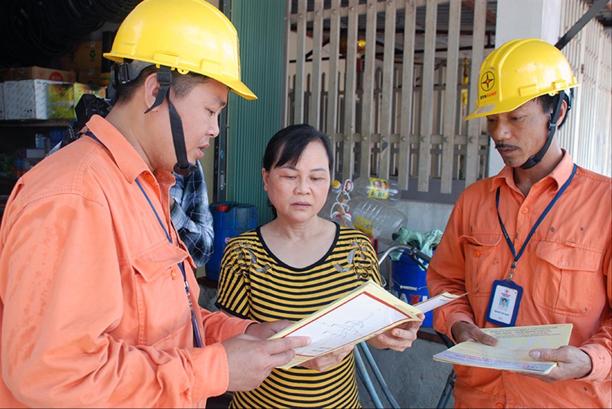 Bộ Công Thương cho hay sẽ nghiên cứu sửa biểu giá điện bậc thang Ảnh: Hoa Việt Cường 