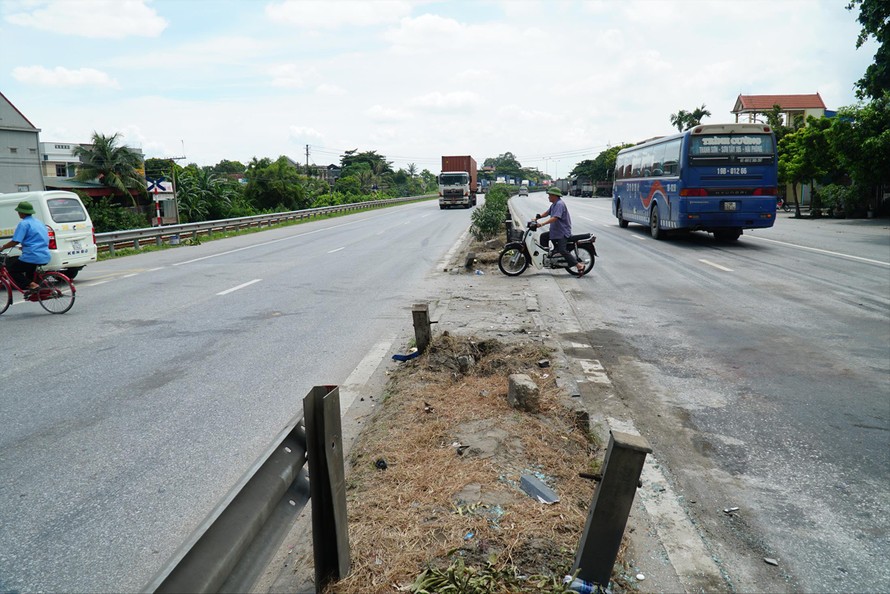 Vị trí xảy ra liên tiếp 2 vụ tai nạn khiến 6 người tử vong trên QL5 Ảnh: Nguyễn Hoàn