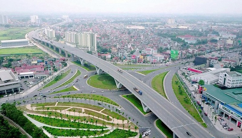 Cầu vượt nút giao Long Biên, nối cầu Đông Trù với quốc lộ 5 Ảnh: Bá Đô 