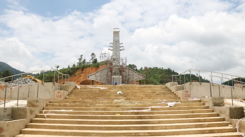 Tượng đài chiến thắng Khâm Ðức đang được huyện nghèo Phước Sơn (Quảng Nam) đầu tư xây dựng với dự toán kinh phí 14 tỷ đồng Ảnh: Nguyễn Thành