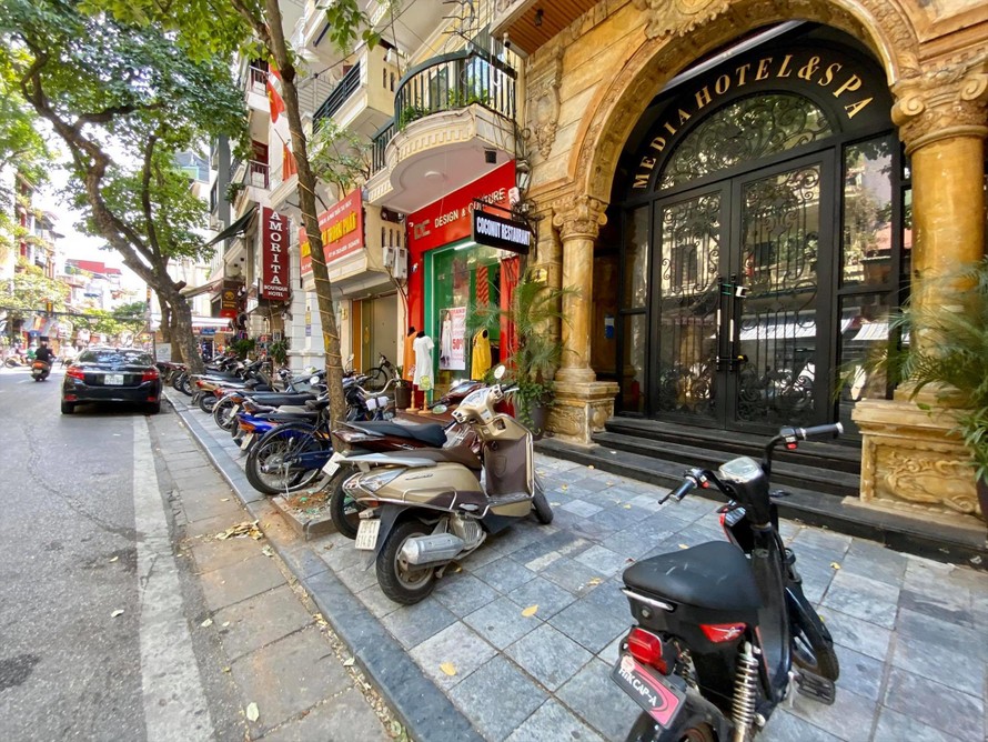 Khách sạn ở phố cổ Hà Nội đóng cửa sau COVID-19 