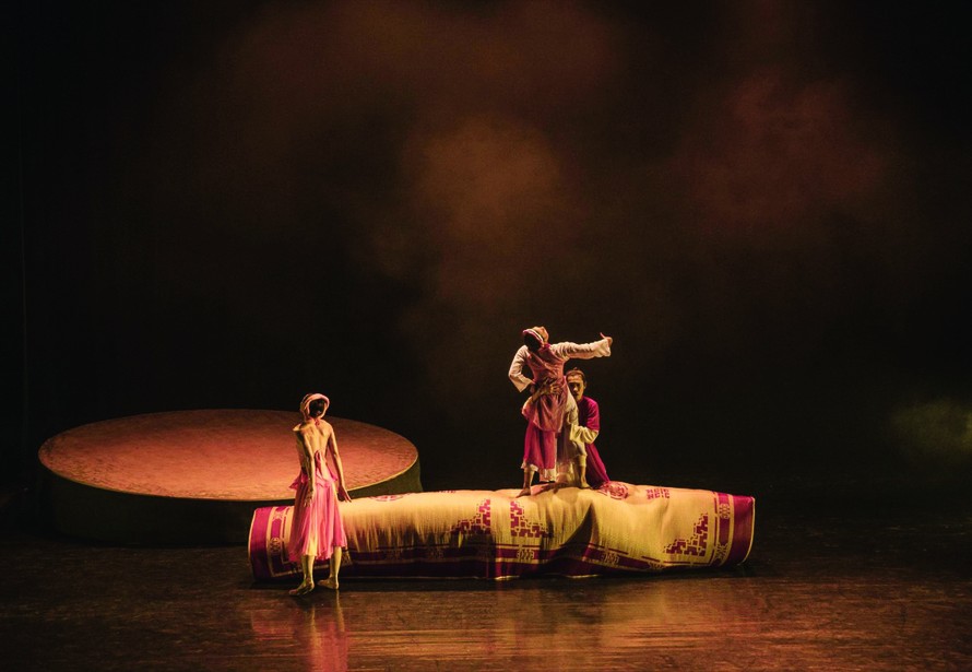 Ballet Kiều do Tuyết Minh và Phúc Hùng đồng biên đạo 