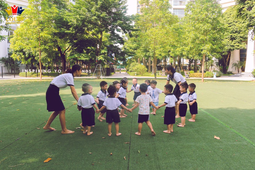 Tận hưởng thiên nhiên trong lành cùng ngôi trường xanh mát nhất Hà Nội