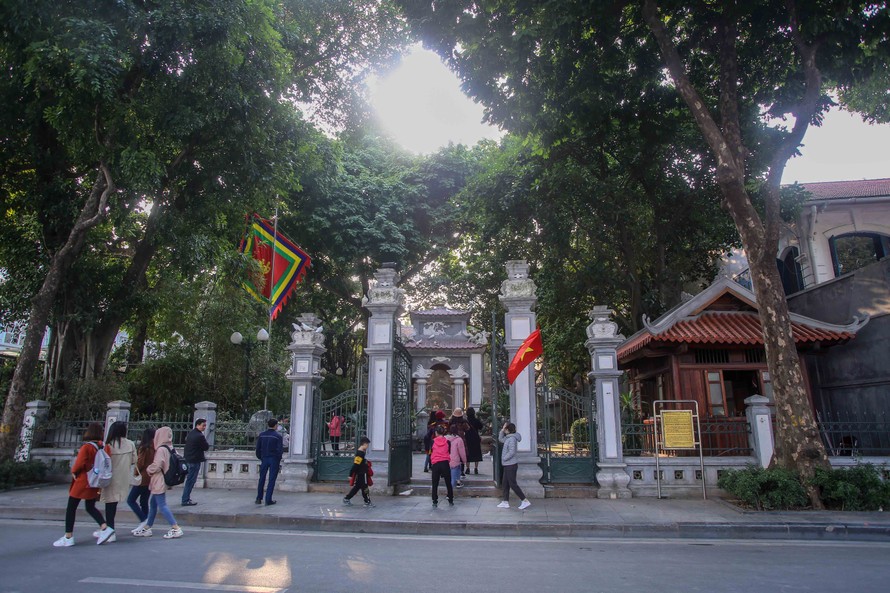 Mở rộng không gian đi bộ khu phố cổ Hà Nội sẽ giúp UBND quận Hoàn Kiếm khai thác tối đa giá trị của cụm di tích lịch sử - văn hóa trên địa bàn Ảnh: Duy Phạm