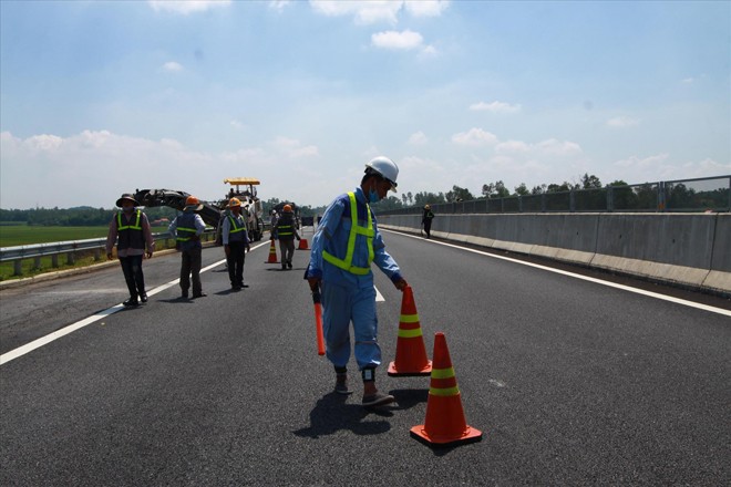 Cao tốc Ðà Nẵng – Quảng Ngãi hoàn thành sửa chữa vào chiều 17/10. Ảnh: Nguyễn Thành