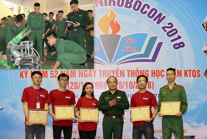 Trung tướng Nguyễn Công Ðịnh, Giám đốc Học viện KTQS trao giải Nhất cho đội MTA-EAGLE; đội CÐT-C250 tại cuộc thi (ảnh nhỏ). Ảnh: CTV