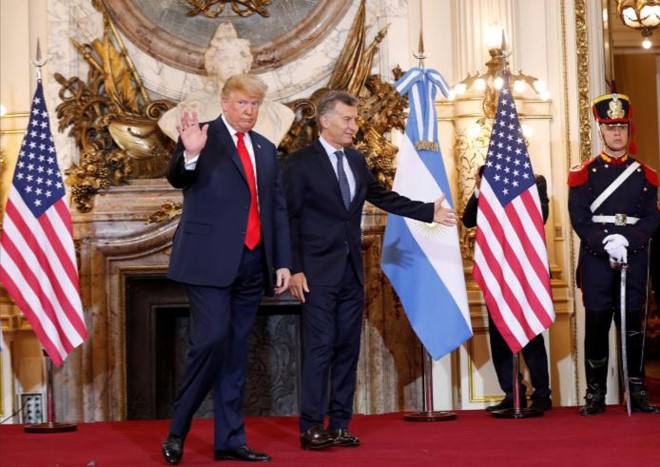 Tổng thống Mỹ Donald Trump (trái) và Tổng thống Argentina Mauricio Macri. Ảnh: Reuters 