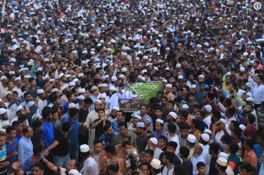 Hàng vạn người tham dự đám tang Nusrat 
