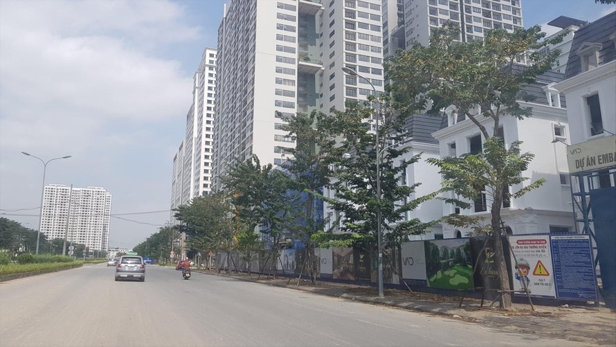 Cư dân nhiều tòa chung cư ở Hà Nội bị đem con bỏ chợ trong việc làm sổ đỏ (Khu đô thị Ngoại giao đoàn Hà Nội)