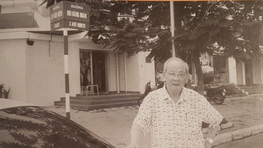 Ông Bùi Nghĩa tại con đường ở Thành phố Hồ Chí Minh mang tên Bùi Bằng Ðoàn 