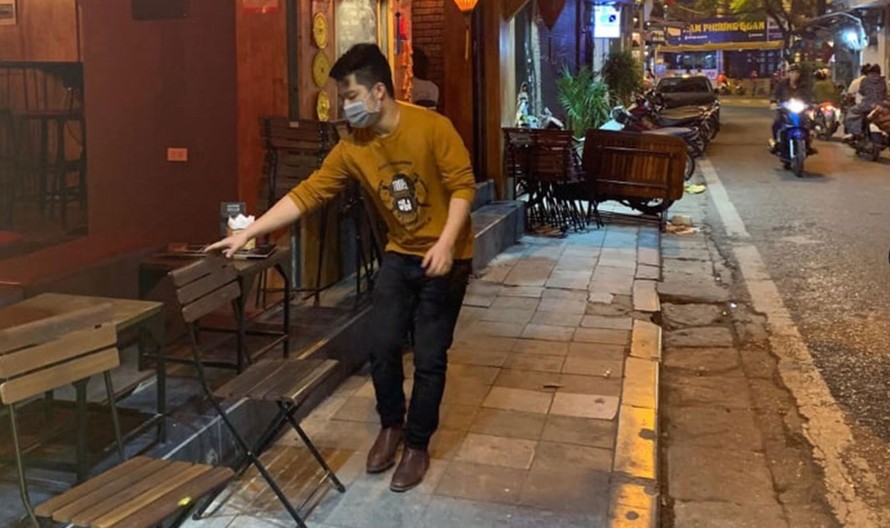 Quận Hoàn Kiếm vận động các quán bar tập trung đông người tại phố cổ đóng cửa 