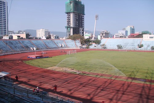 Sân vận động Chi Lăng nằm ngay giữa trung tâm thành phố Đà Nẵng Ảnh: T.T. 