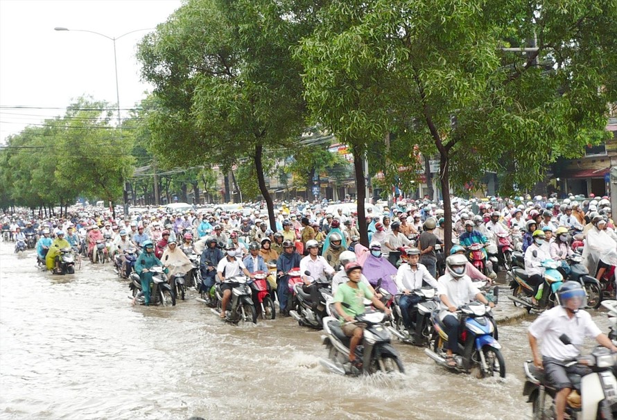 Một điểm đen ngập úng ở Hà Nội. Ảnh: T.Đảng 
