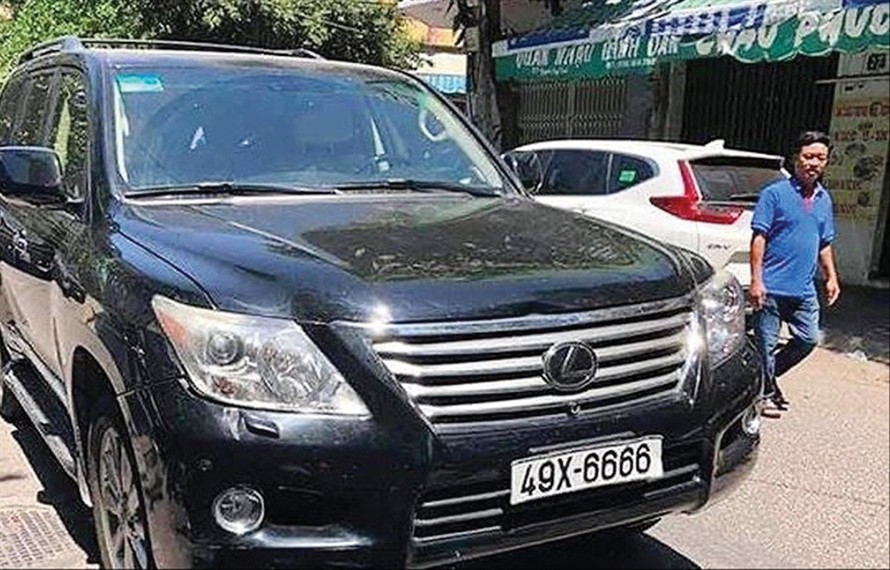  Hiện trường vụ xe Lexus biển tứ quý gây tai nạn khiến 4 người tử vong ở TP Quy Nhơn, tỉnh Bình Định 
